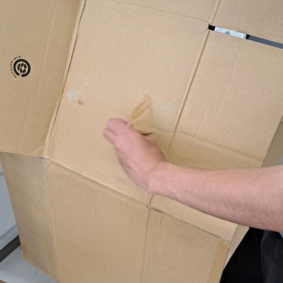 段ボールの解体作業